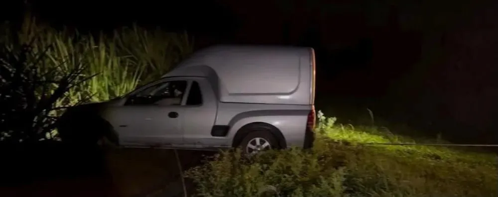 Suspeito atola caminhonete em canavial ao fugir da polícia com cigarros contrabandeados no Norte Pioneiro